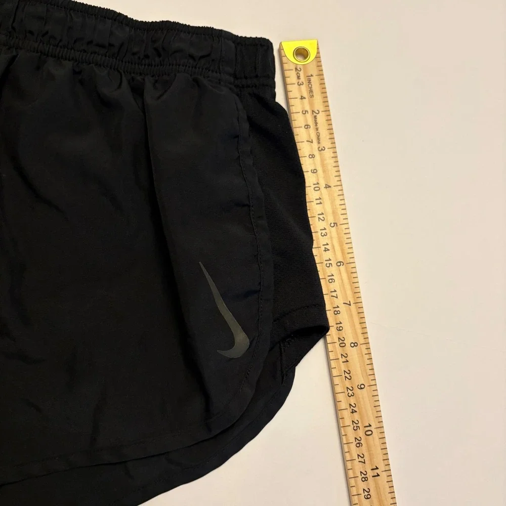 Nike Dri-FIT Running Shorts Womens Medium Black Mesh Panel Athletic Workout 0431